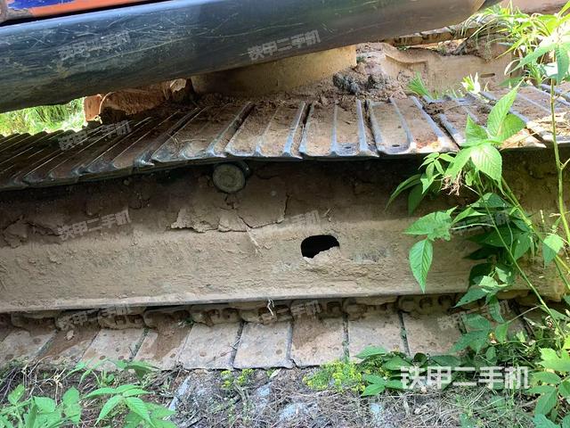 單側(cè)履帶整體(整機外觀) 單側(cè)履帶整體(整機外觀)