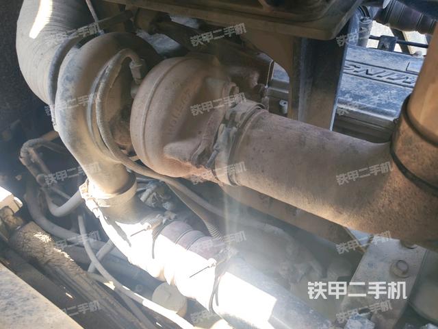 散熱器正面(動(dòng)力系統(tǒng)) 散熱器正面(動(dòng)力系統(tǒng))
