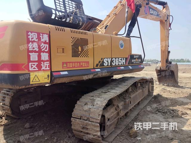 整機(jī)右后45°(整機(jī)外觀) 整機(jī)右后45°(整機(jī)外觀)