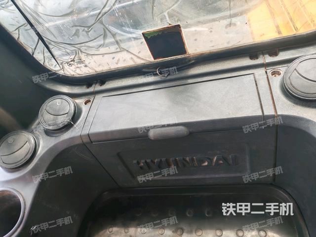 駕駛室左前45度(駕駛室部分) 駕駛室左前45度(駕駛室部分)