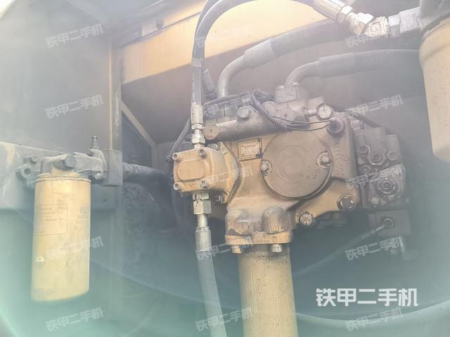 液壓泵斜45?右(大件艙室) 液壓泵斜45?右(大件艙室)