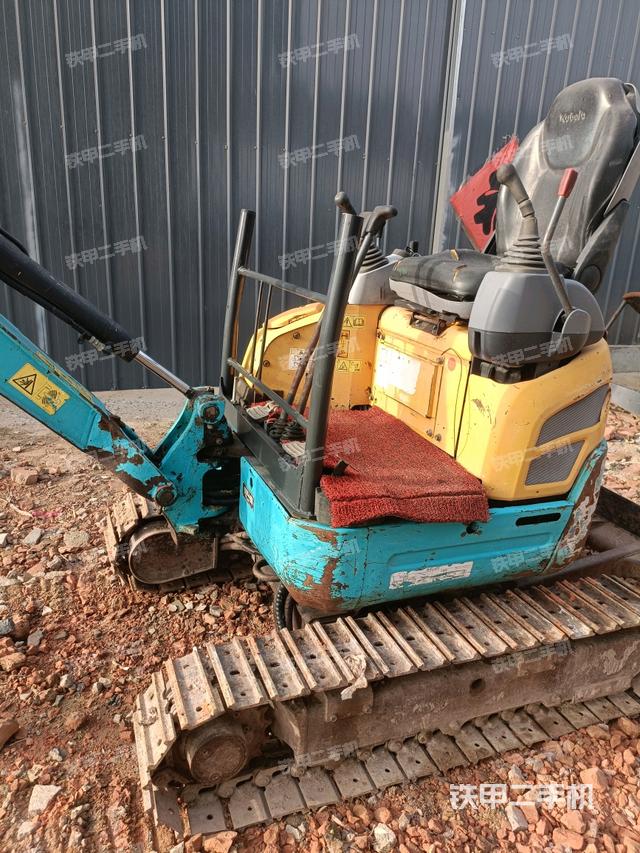 駕駛室頂部（整機(jī)外觀）