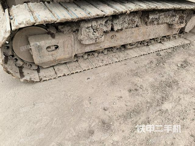 右側(cè)履帶整體(行走機構(gòu)) 右側(cè)履帶整體(行走機構(gòu))