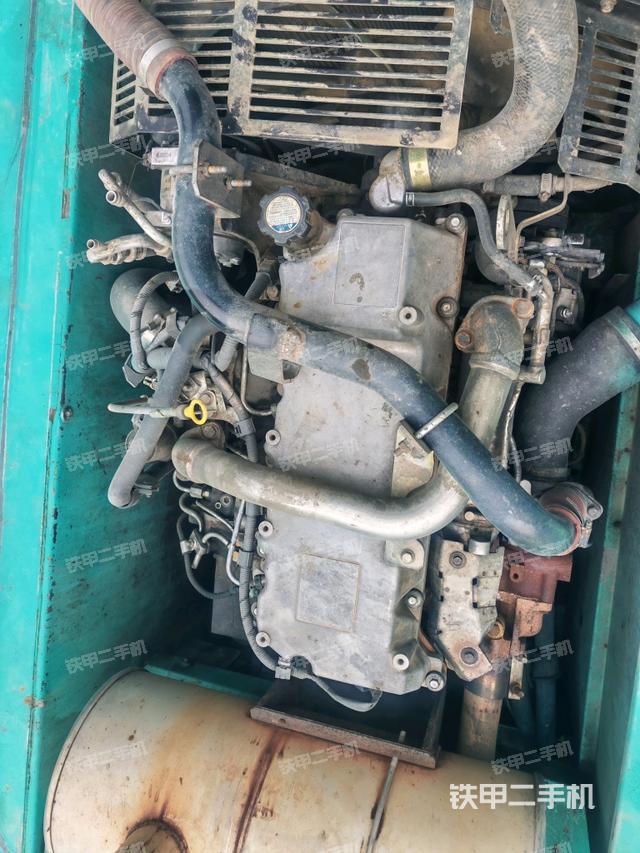 發(fā)動(dòng)機(jī)室（上車部件）