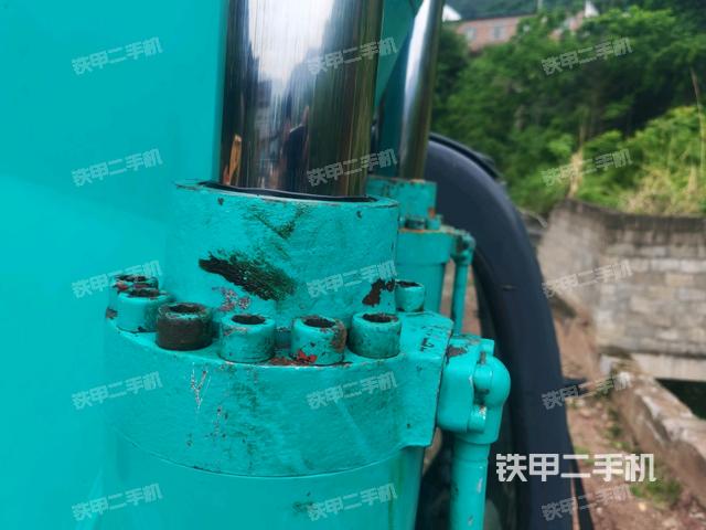 轉(zhuǎn)盤和下車架正前（工作和回轉(zhuǎn)裝置）