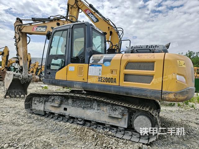 徐工XE200DA挖掘機(jī)