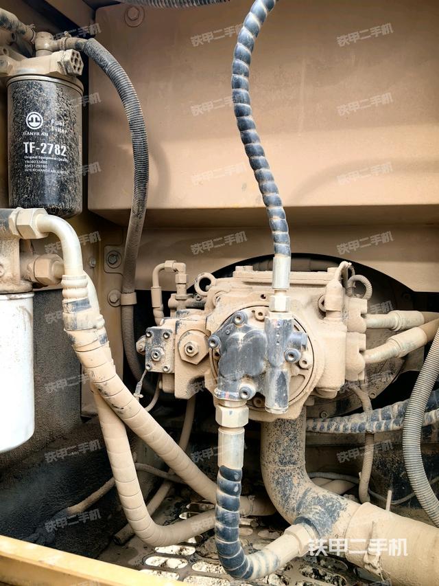 液壓泵斜45?左(大件艙室) 液壓泵斜45?左(大件艙室)