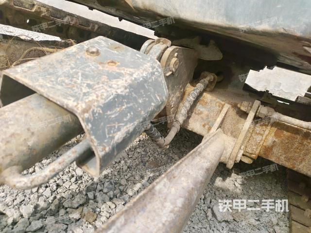 转盘和下车架正前（工作和回转装置）