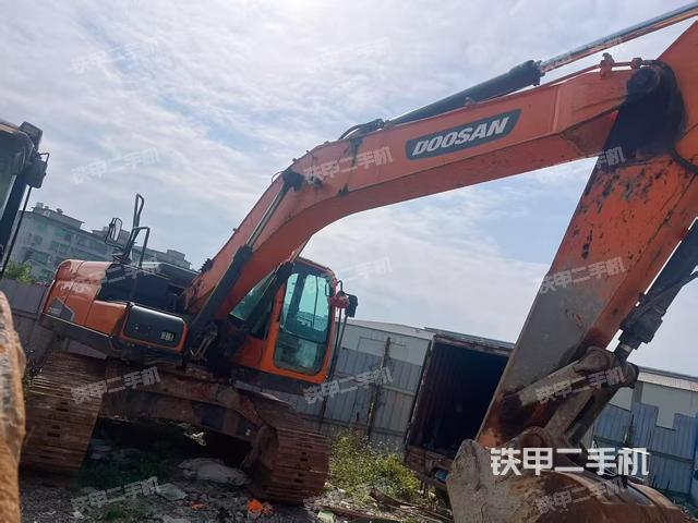 整機右后45°(整機外觀) 整機右后45°(整機外觀)