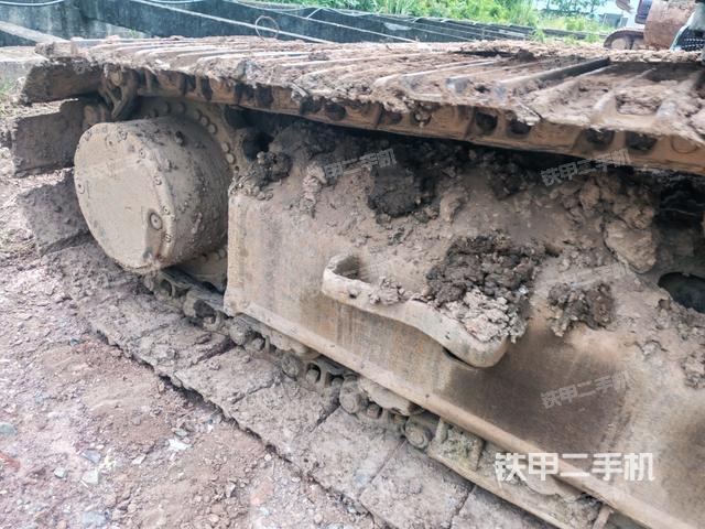 右驅(qū)動(dòng)輪（行走機(jī)構(gòu)）