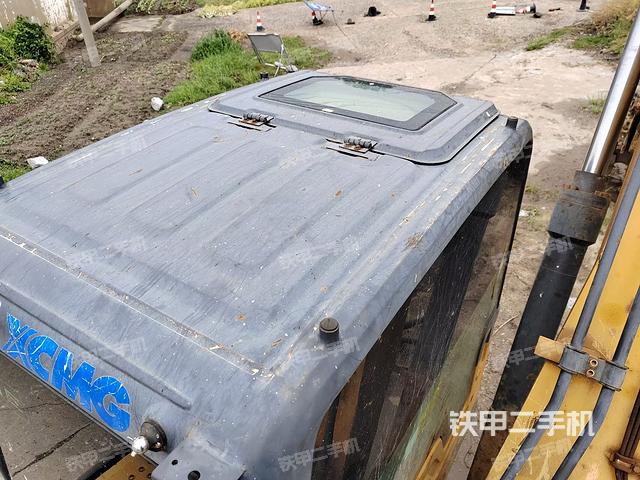 駕駛室頂部（整機外觀）