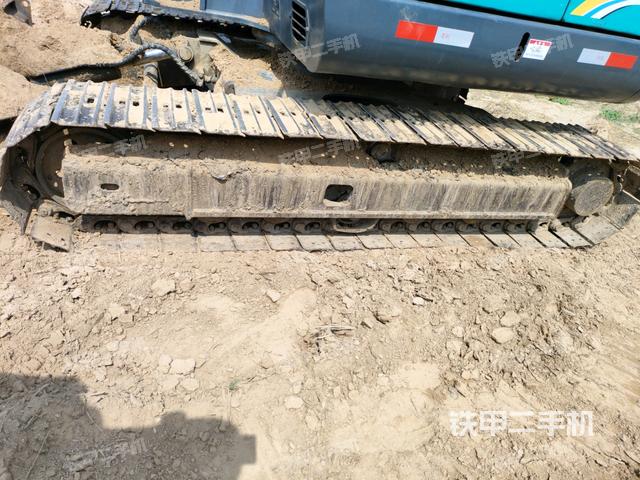 單側(cè)履帶整體(整機(jī)外觀) 單側(cè)履帶整體(整機(jī)外觀)
