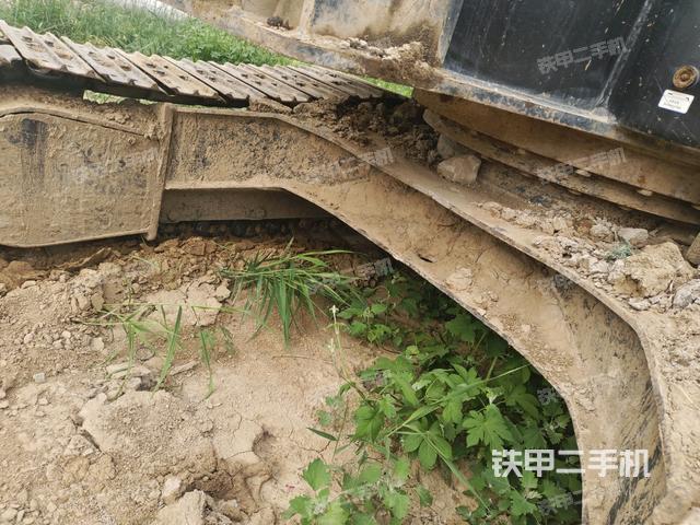 转盘和下车架正前(工作和回转装置) 转盘和下车架正前(工作和回转装置)