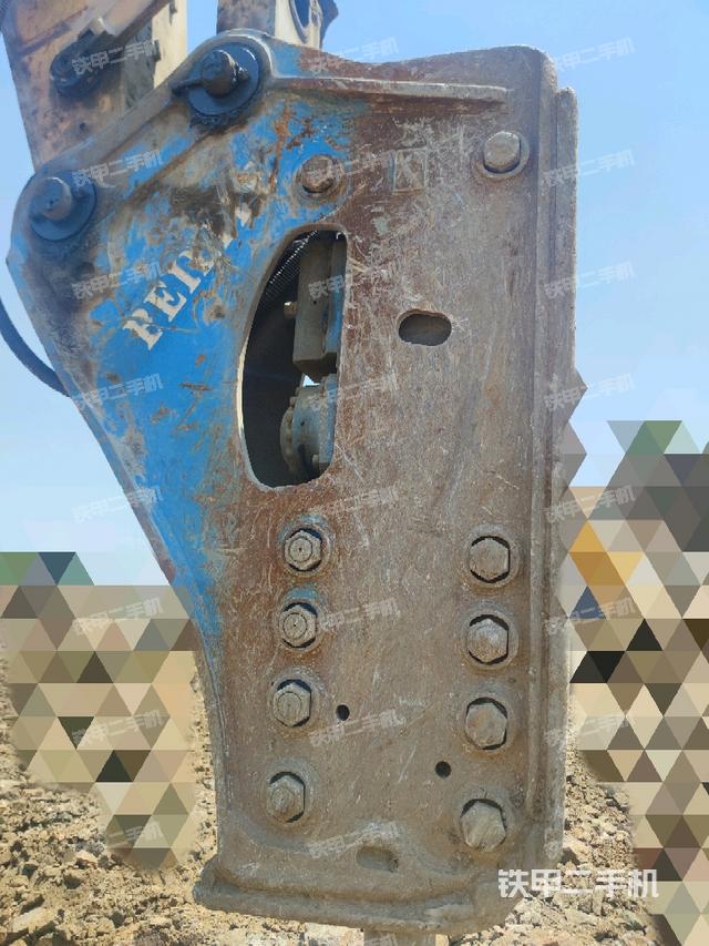 铲斗45度(工作和回转装置) 铲斗45度(工作和回转装置)