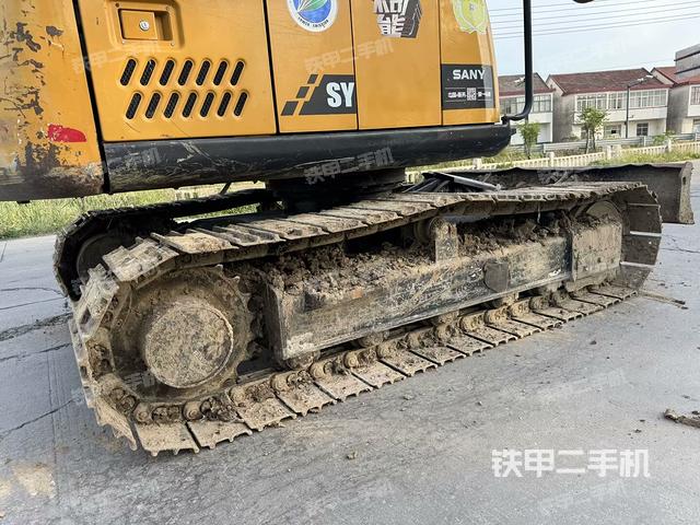 右側履帶整體?(行走機構) 右側履帶整體?(行走機構)