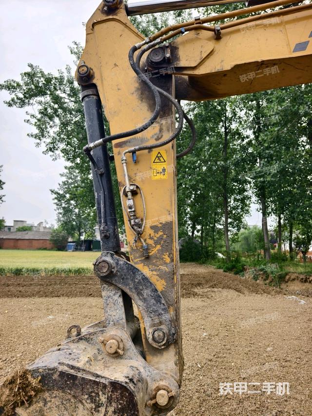 小臂整體左后(工作和回轉(zhuǎn)裝置) 小臂整體左后(工作和回轉(zhuǎn)裝置)