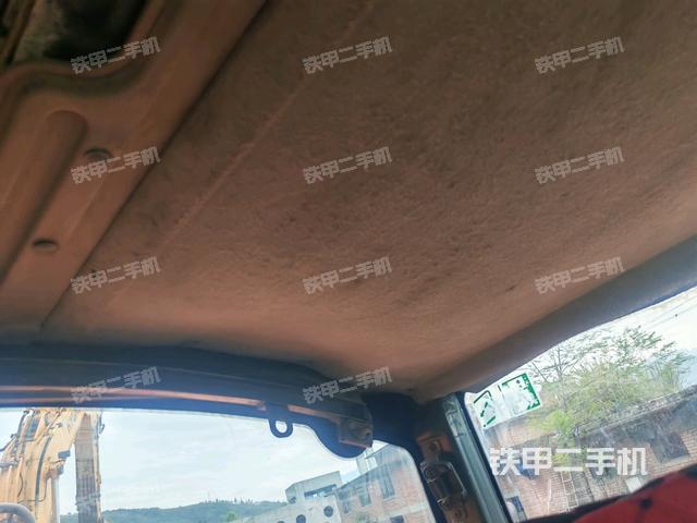 左后方玻璃角標(駕駛室部分) 左后方玻璃角標(駕駛室部分)