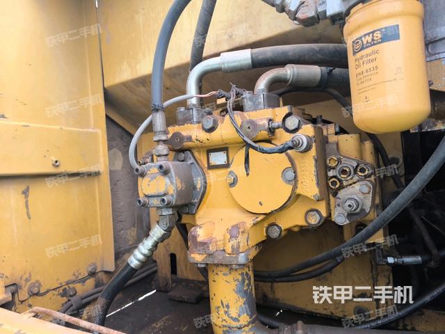 液壓泵斜45?右(大件艙室) 液壓泵斜45?右(大件艙室)