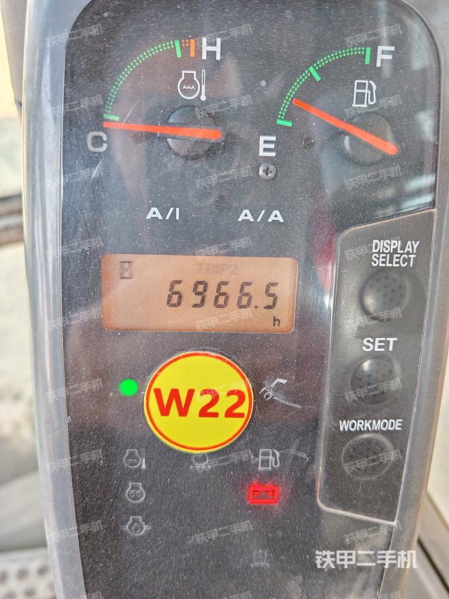 駕駛室整體(整機(jī)外觀) 駕駛室整體(整機(jī)外觀)