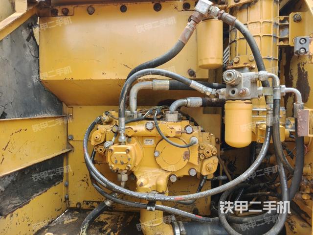 液壓泵斜45?左(大件艙室) 液壓泵斜45?左(大件艙室)