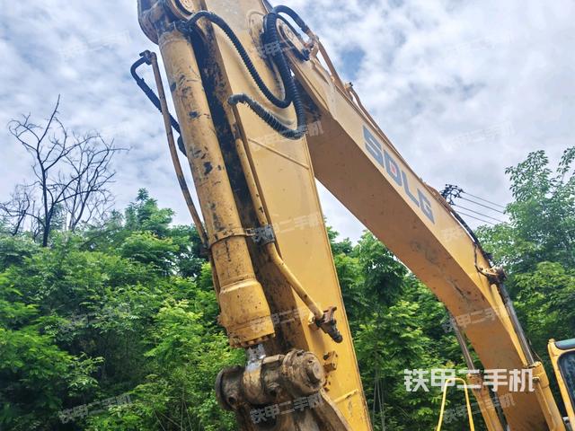 大臂整體?右側(cè)(工作和回轉(zhuǎn)裝置) 大臂整體?右側(cè)(工作和回轉(zhuǎn)裝置)