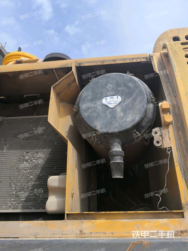 電瓶（大件艙室）