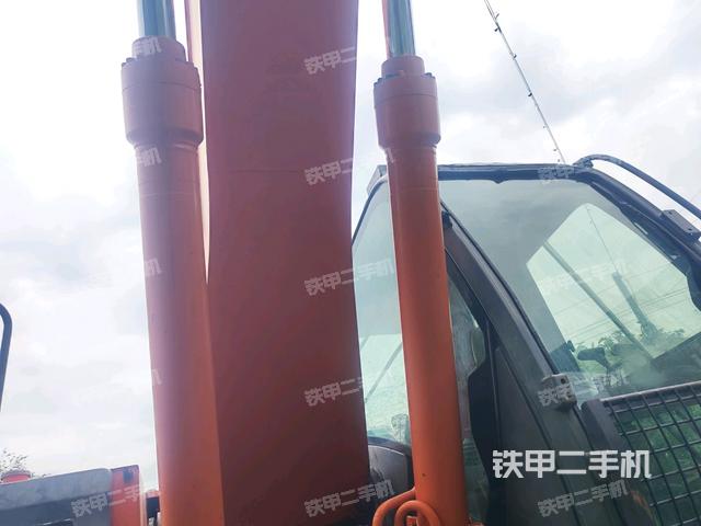 大臂油缸整體?豎拍(工作和回轉裝置) 大臂油缸整體?豎拍(工作和回轉裝置)