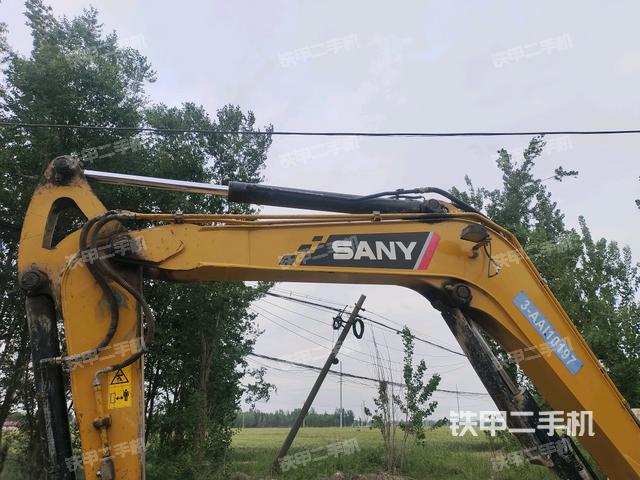 小臂整体左后(工作和回转装置) 小臂整体左后(工作和回转装置)