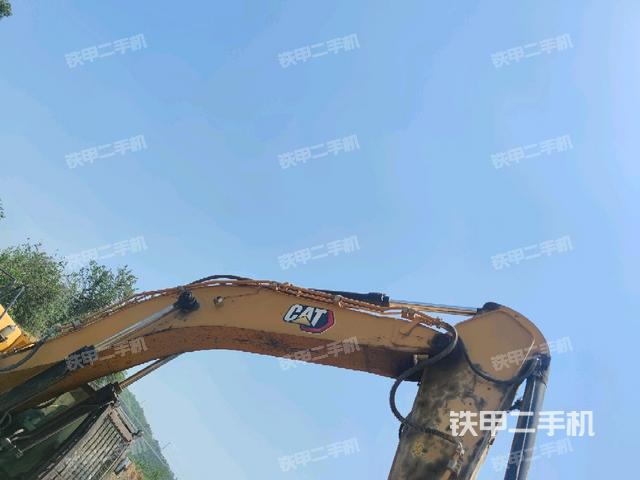 大臂整体 右侧(工作和回转装置) 大臂整体 右侧(工作和回转装置)