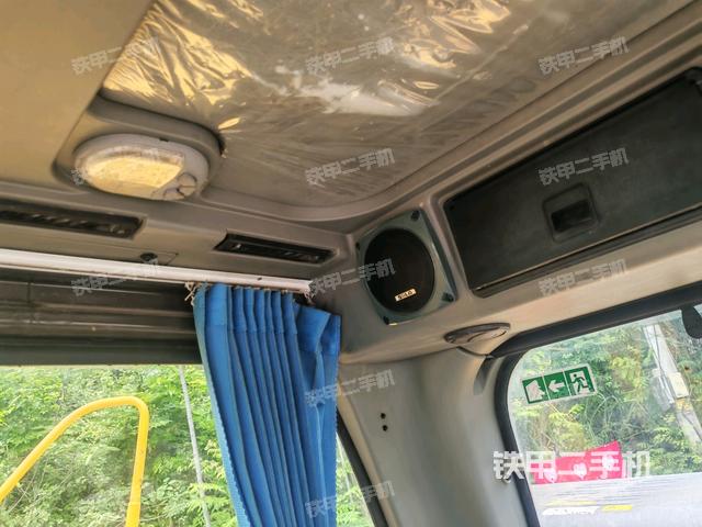 駕駛室左前45度(駕駛室部分) 駕駛室左前45度(駕駛室部分)