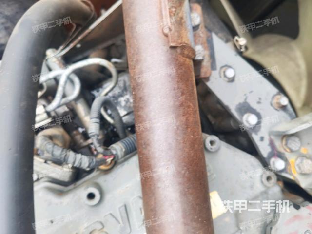 中央回轉接頭特寫(上車部件) 中央回轉接頭特寫(上車部件)