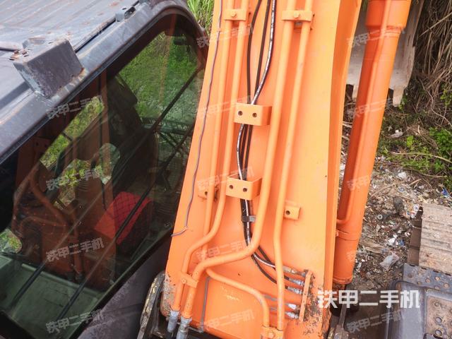 大臂背部俯視(工作和回轉裝置) 大臂背部俯視(工作和回轉裝置)