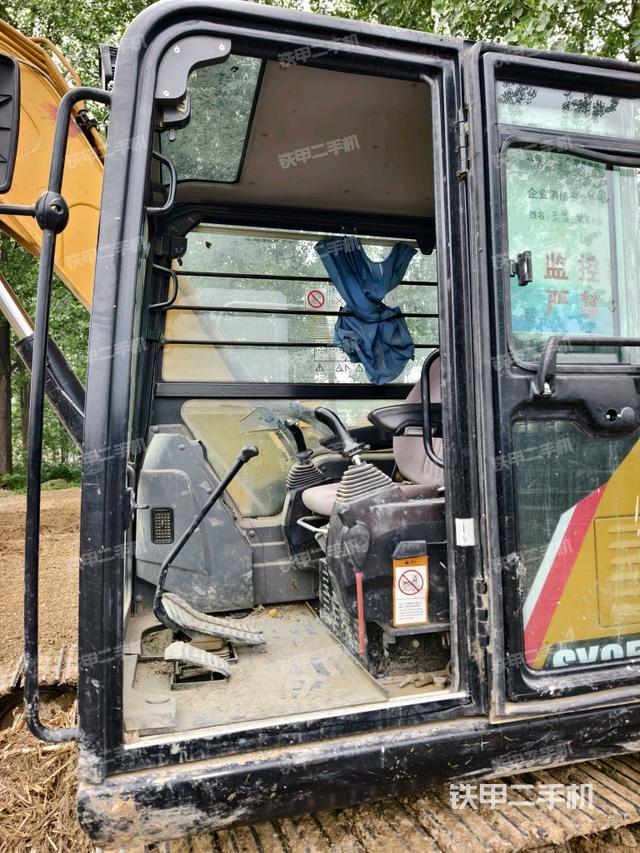 ?駕駛室正側(cè)(駕駛室部分) ?駕駛室正側(cè)(駕駛室部分)