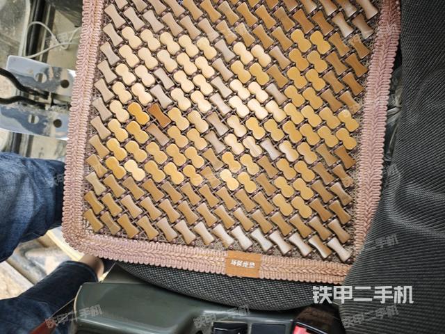 后窗玻璃角標(biāo)(駕駛室部分) 后窗玻璃角標(biāo)(駕駛室部分)