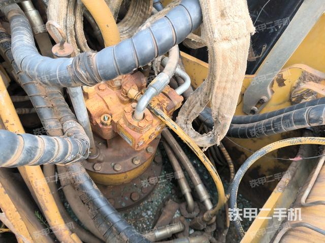 中央回轉接頭特寫(上車部件) 中央回轉接頭特寫(上車部件)