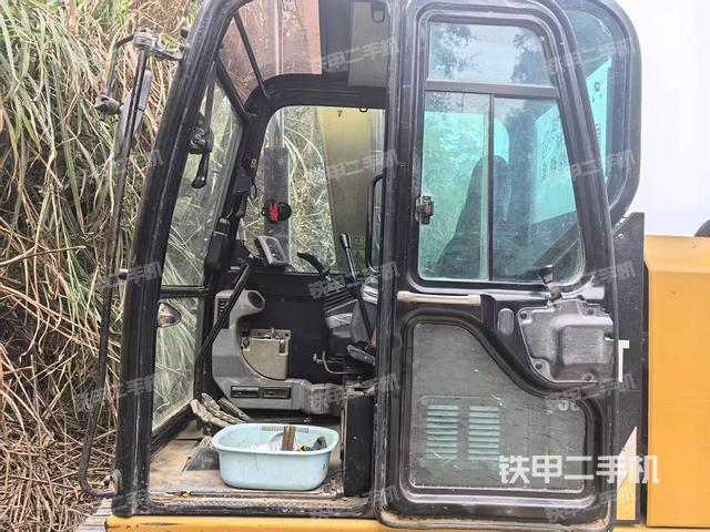 駕駛室整體（整機(jī)外觀）