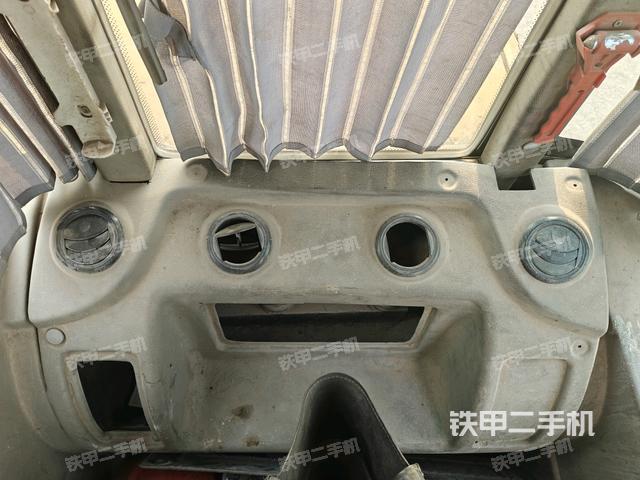 座椅后部(駕駛室部分) 座椅后部(駕駛室部分)