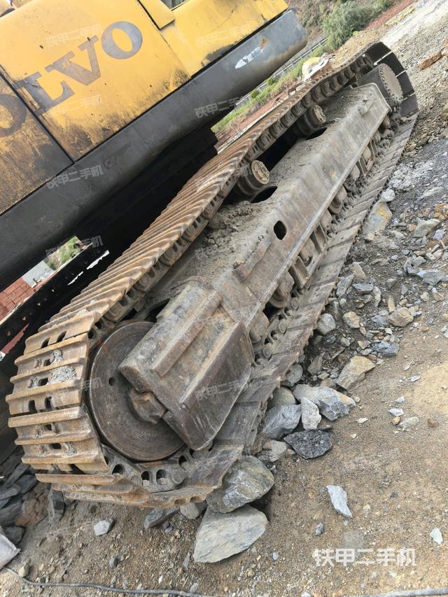 右導(dǎo)向輪（行走機(jī)構(gòu)）