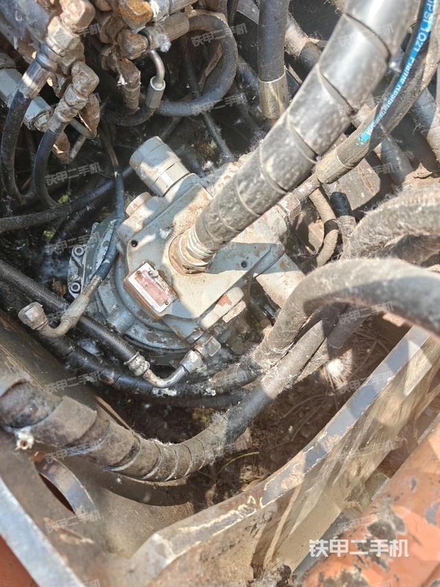 回轉(zhuǎn)馬達(dá)(上車(chē)部件) 回轉(zhuǎn)馬達(dá)(上車(chē)部件)