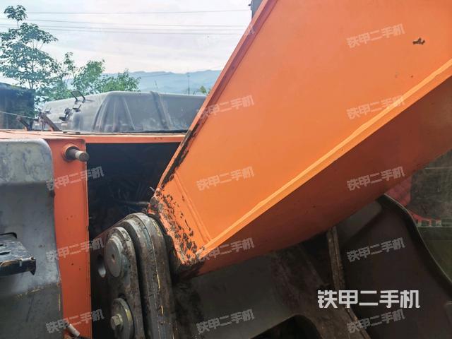 大臂根部?斜視(工作和回轉裝置) 大臂根部?斜視(工作和回轉裝置)