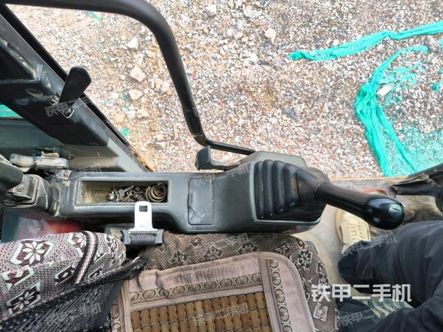 座椅后部(駕駛室部分) 座椅后部(駕駛室部分)