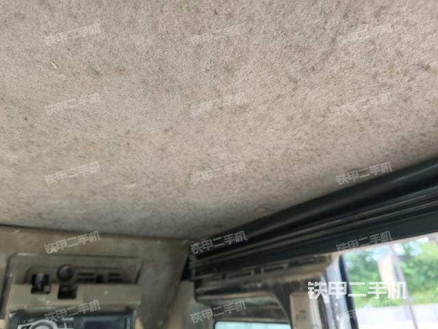 座椅右側控制臺/鑰匙門/油門/含右手柄(駕駛室部分) 座椅右側控制臺/鑰匙門/油門/含右手柄(駕駛室部分)