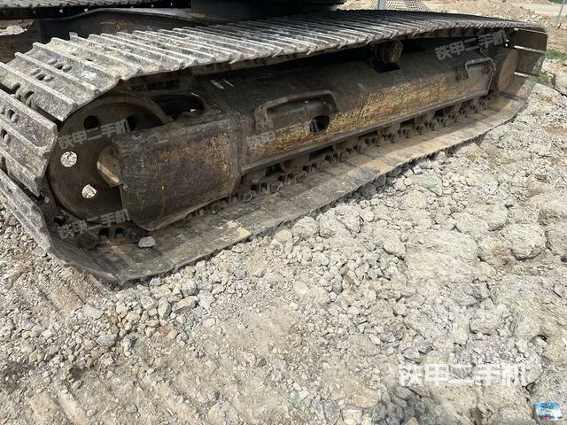 單側(cè)履帶整體（整機(jī)外觀）