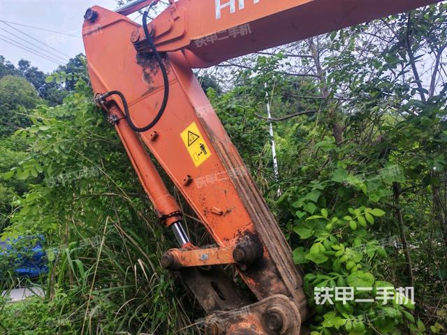 小臂整體左后(工作和回轉裝置) 小臂整體左后(工作和回轉裝置)