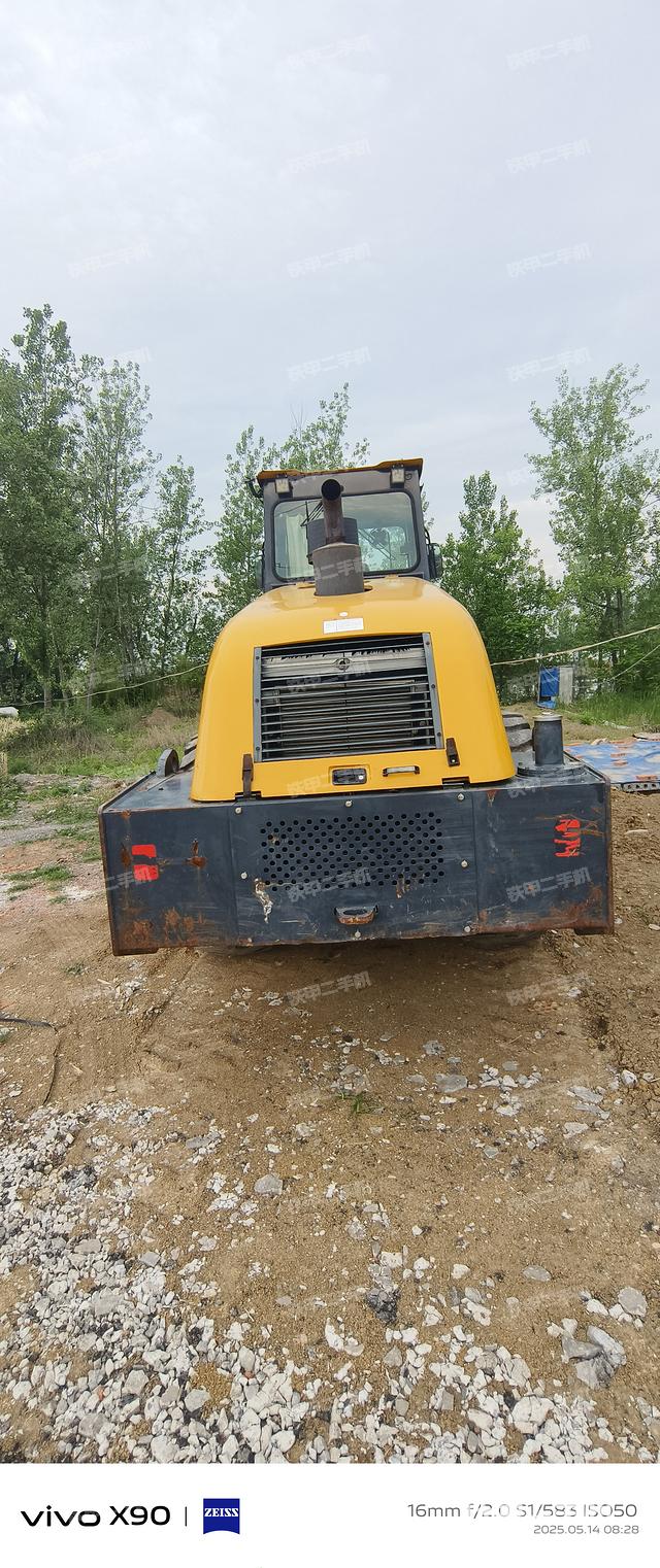 整机右后45°（设备外观及核心部件）