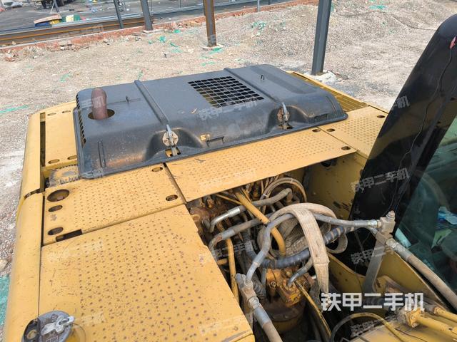 大臂整體?右側(工作和回轉裝置) 大臂整體?右側(工作和回轉裝置)