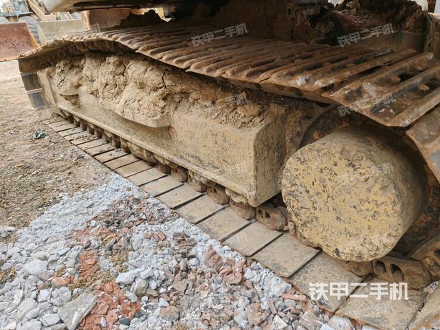 右驅(qū)動(dòng)輪（行走機(jī)構(gòu)）