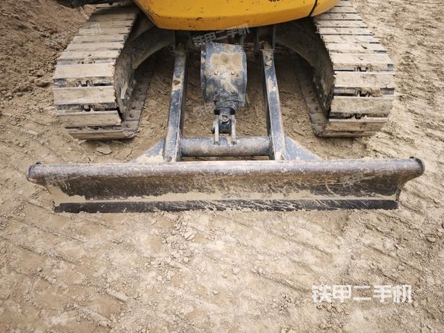 轉(zhuǎn)盤和下車架正前(工作和回轉(zhuǎn)裝置) 轉(zhuǎn)盤和下車架正前(工作和回轉(zhuǎn)裝置)