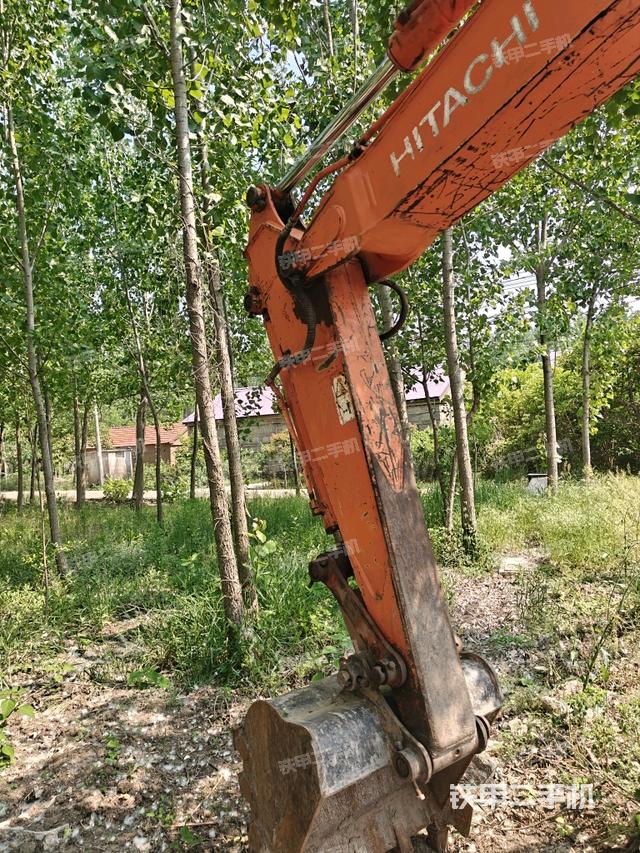 小臂整體左后(工作和回轉(zhuǎn)裝置) 小臂整體左后(工作和回轉(zhuǎn)裝置)