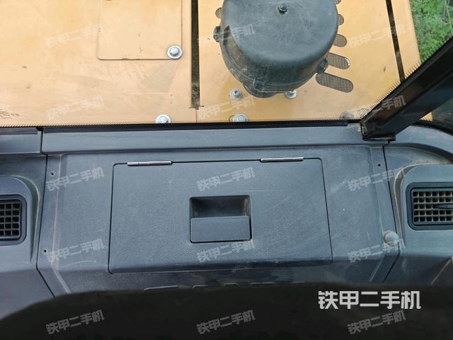 座椅后部(駕駛室部分) 座椅后部(駕駛室部分)